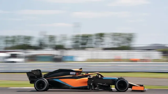 Горячая новость | Австралийский политик подозревает McLaren в заговоре