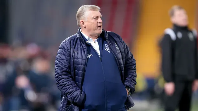 Горячая новость | Бывший губернатор Азаров призвал не отпускать Осинькина из «Крыльев Советов»