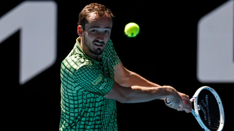 Теннисист Медведев ответил, планирует ли выступать за другую страну