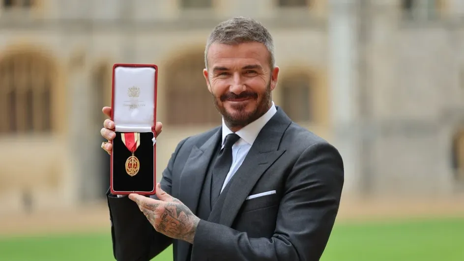 Дэвид Бекхэм стал рыцарем и шокировал мир спорта