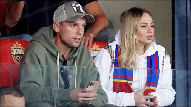 Глушаков целовался с футболисткой ЦСКА Коваленко во время дерби