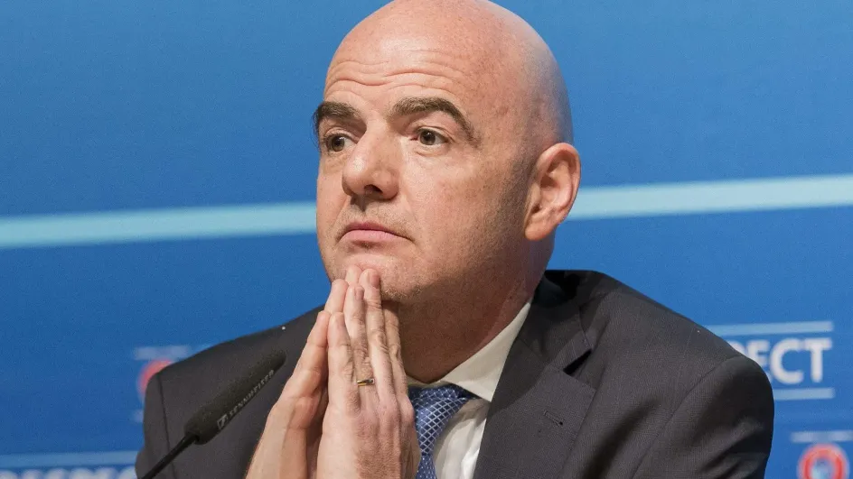 В Кремле ответили на слова главы ФИФА Инфантино о возможном допуске россиян В Кремле ответили на слова главы ФИФА Инфантино о возможном допуске россиян