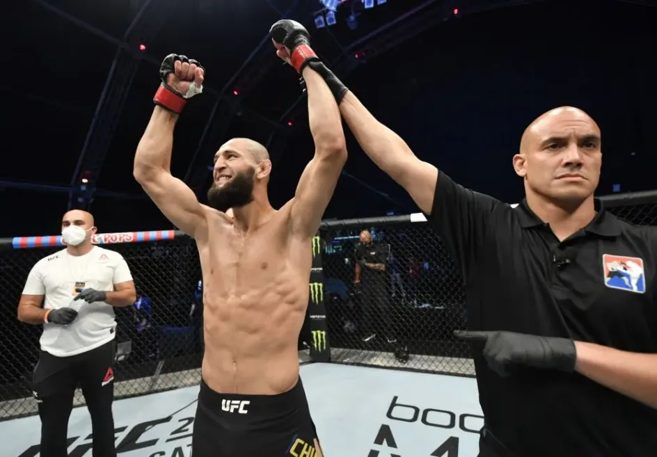 Хамзат Чимаев объявил о возобновлении карьеры в UFC