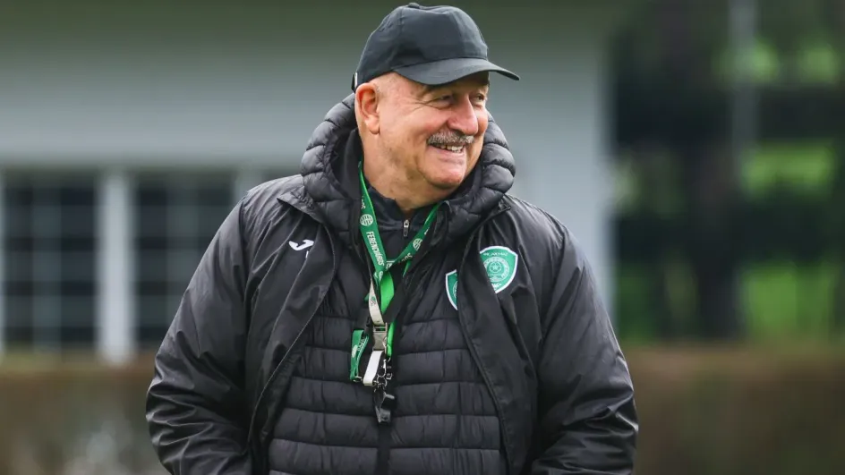 Черчесов ответил, пожмет ли он руку Денисову при встрече