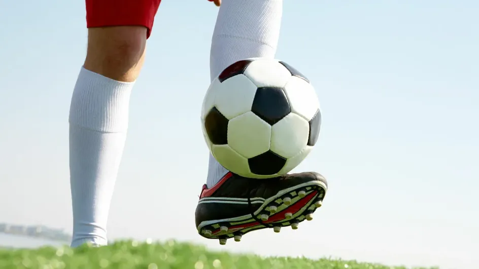 Украина и Польша активно выступают против участия российских футболистов