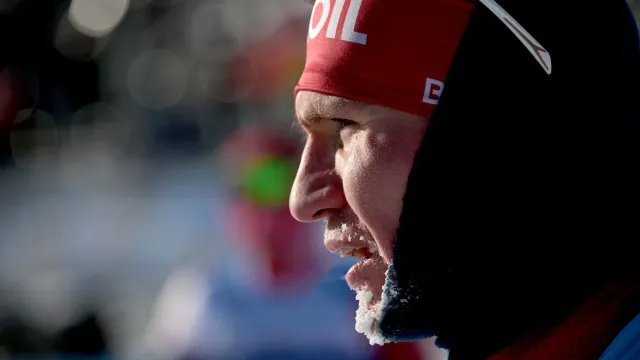 Горячая новость | Большунов решил сняться с соревнований на этапе Кубка России