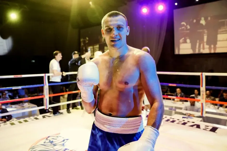 Максим Власов сразится с Джо Смитом за титул WBO 10 апреля