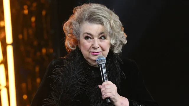 Горячая новость | Тарасова начала плакать после проката Петросян на чемпионате России