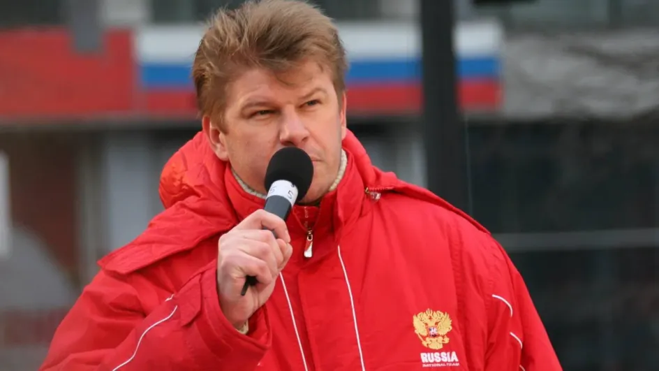 Губерниев пообещал Большунову подарить ему «Бентли» после победы Губерниев пообещал Большунову подарить ему «Бентли» после победы