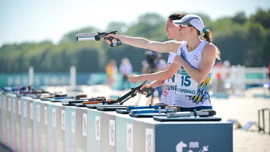 Юниорам вернут флаг и гимн в современном пятиборье