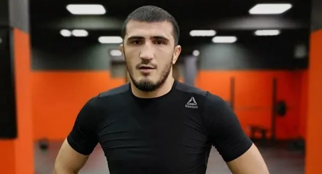 Рамазан Эмеев и бразилец Варли Алвес проведут бой на турнире UFC 26 июня