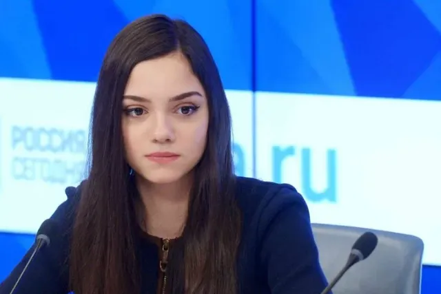 Фигуристка Медведева заявила, что хочет написать книгу о своей жизни