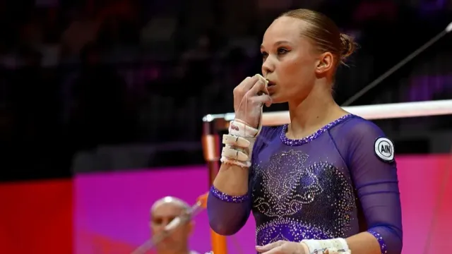 Горячая новость | Ангелина Мельникова пожаловалась на проблемы с визами в Нидерланды