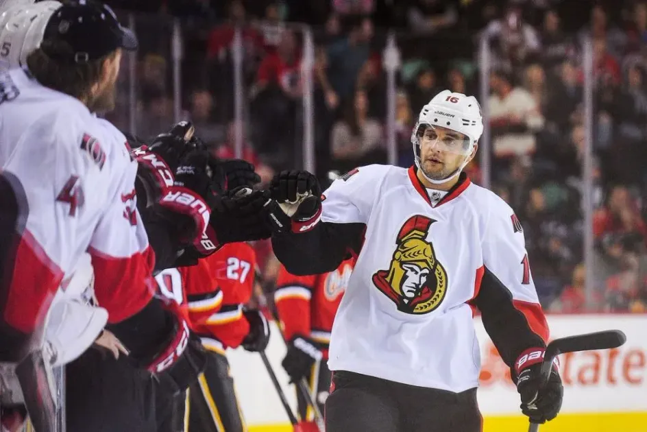 «Оттава Сенаторз» принимают «Калгари Флэймз» в матче НХЛ «Оттава Сенаторз» принимают «Калгари Флэймз» в матче НХЛ