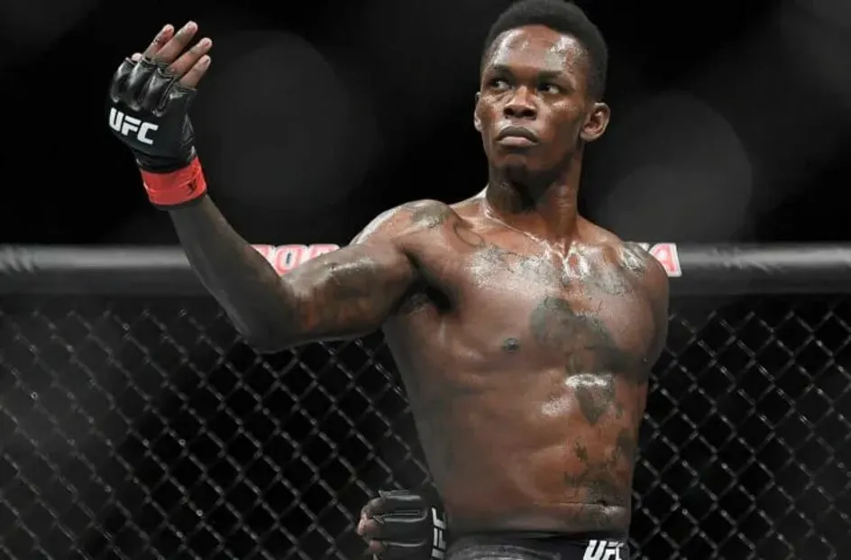 Адесанья и Блахович проведут титульный бой UFC 6 марта