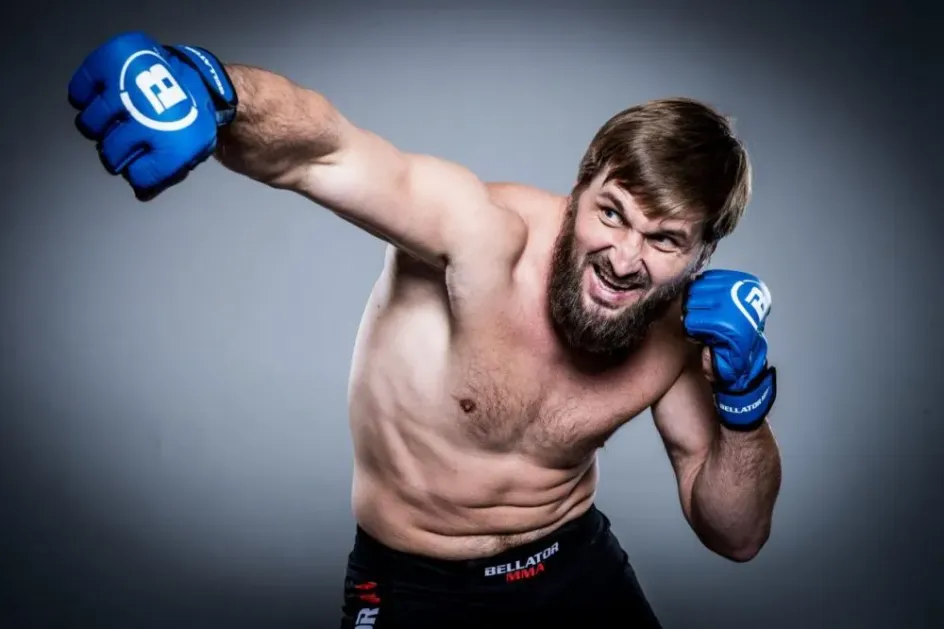 Минаков подерётся с Соумой на Bellator 269 после отказа Форчуна