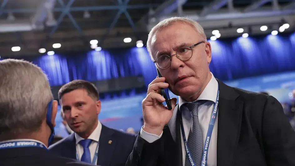 Фетисов заявил, что ИИХФ продолжает издеваться над Россией Фетисов заявил, что ИИХФ продолжает издеваться над Россией