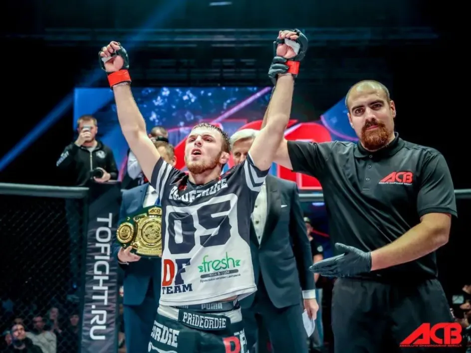 Магомед Магомедов сразится с Хэмилтоном на турнире «Bellator 255»