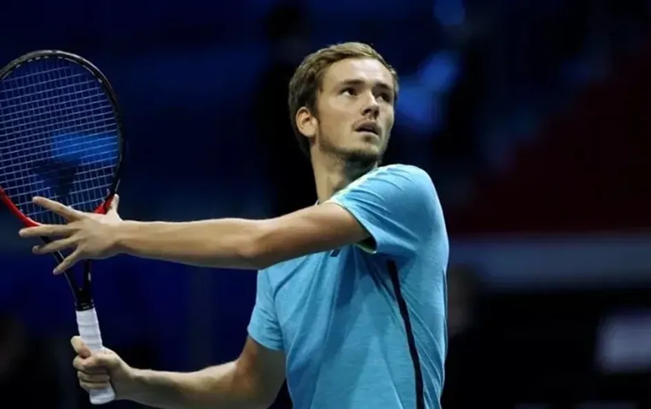 Медведев не смог выйти в финал US Open