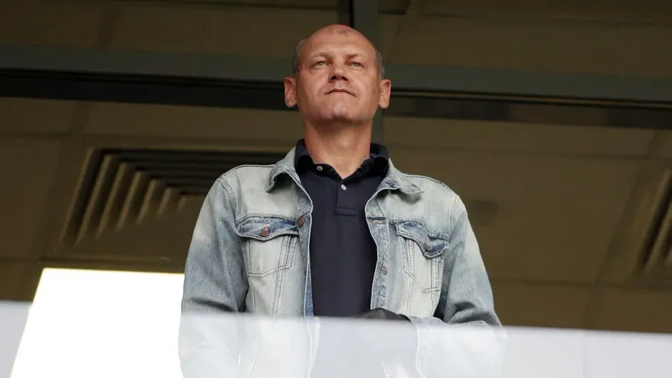 «Урал» отказался от сотрудничества с главным тренером Мирослава Ромащенко «Урал» отказался от сотрудничества с главным тренером Мирослава Ромащенко