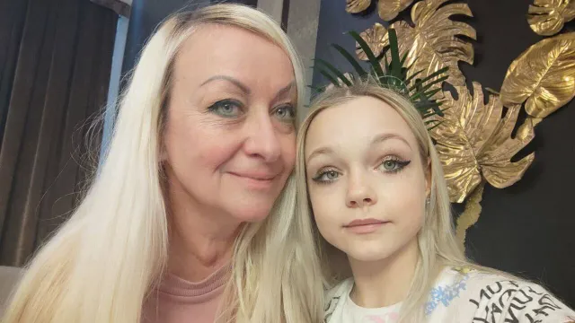 Горячая новость | Мать Костылевой назвала «мразотой» юную фигуристку Сарновскую