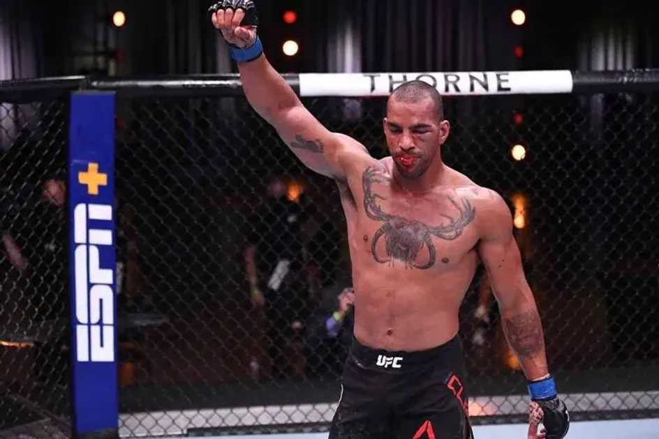 Энтони Смит победил Девина Кларка на турнире UFC оn ESPN 18 Энтони Смит победил Девина Кларка на турнире UFC оn ESPN 18