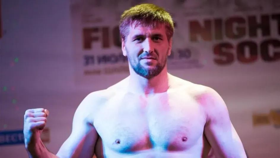 Виталий Минаков возобновит карьеру на турнире Bellator в Москве 23 октября