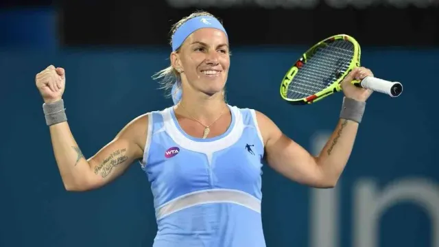 Кузнецова победила Контавейт и вышла в третий круг турнира WTA в Риме
