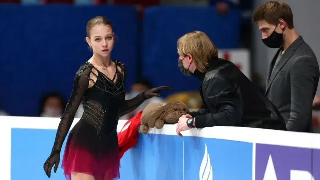 Александра Трусова показала милые фото со своим хаски