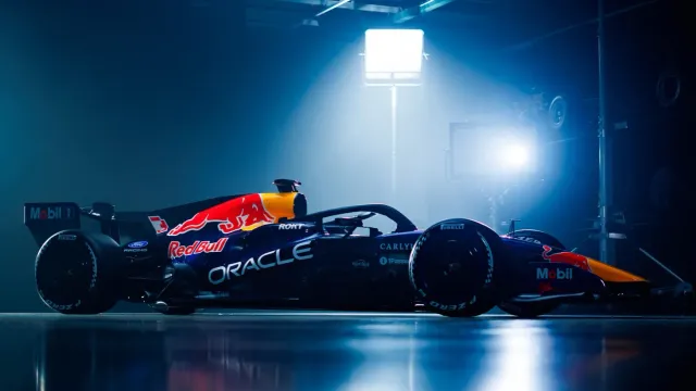 Горячая новость | «Ред Булл» показал новую машину перед стартом тестов