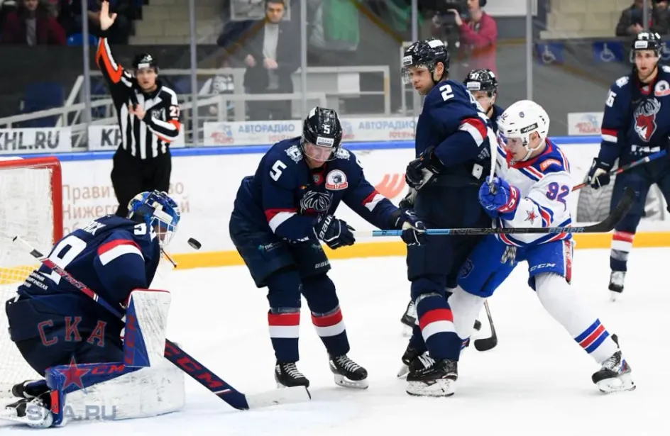 «Торпедо» принимает СКА в матче регулярного чемпионата КХЛ