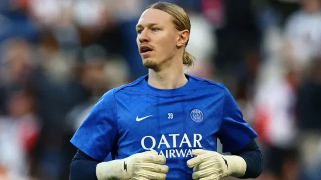 Горячая новость | Экс-президент «Локомотива» назвал Сафонова вратарем мирового уровня