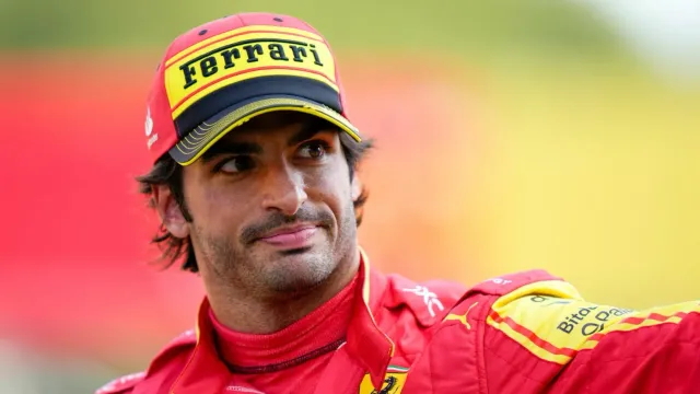Горячая новость | Карлос Сайнс ответил на критику в адрес Ferrari