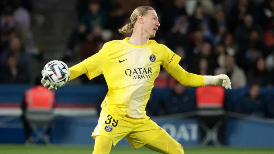 Во Франции жёстко восприняли ошибку Сафонова, назвав ее позором