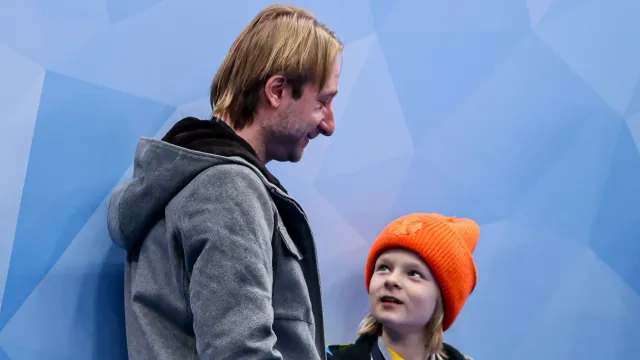 Горячая новость | Плющенко-младшего увезли на скорой после участия в шоу отца