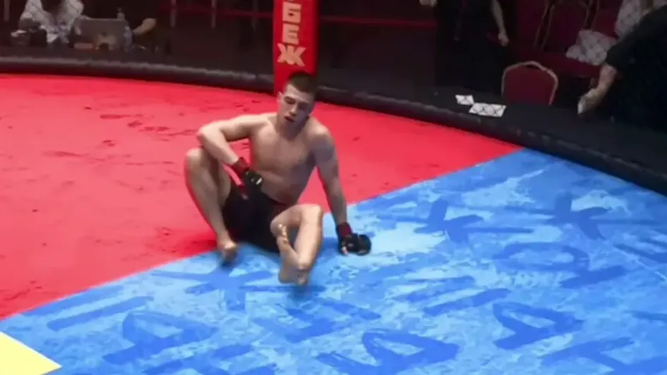 Российский боец ММА получил тяжелую травму, празднуя победу после боя