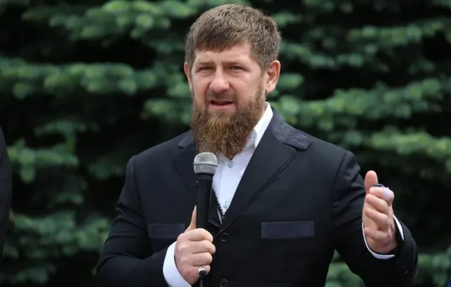 Рамзан Кадыров заявил, что переубедил Хамзата Чимаева заканчивать карьеру