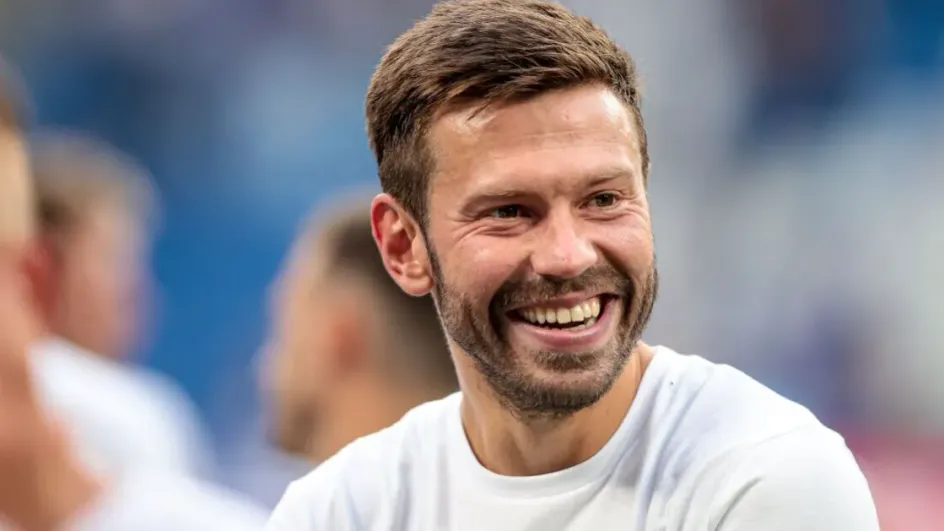 Сергей Степашин хочет поговорить со Смоловым после его драки в кафе Сергей Степашин хочет поговорить со Смоловым после его драки в кафе