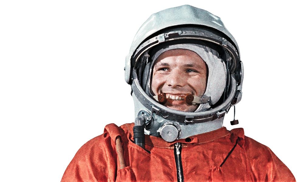 1 в истории космонавт. Космонавт 1961 Гагарин.