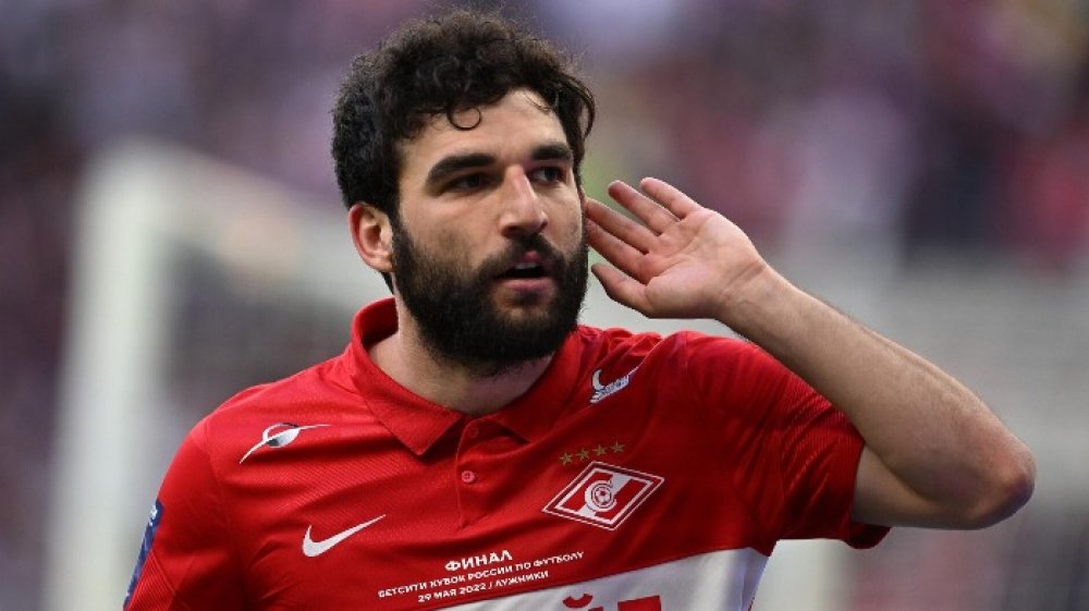 Капитан «Спартака» Джикия не исключил операцию на больной ноге во время ...