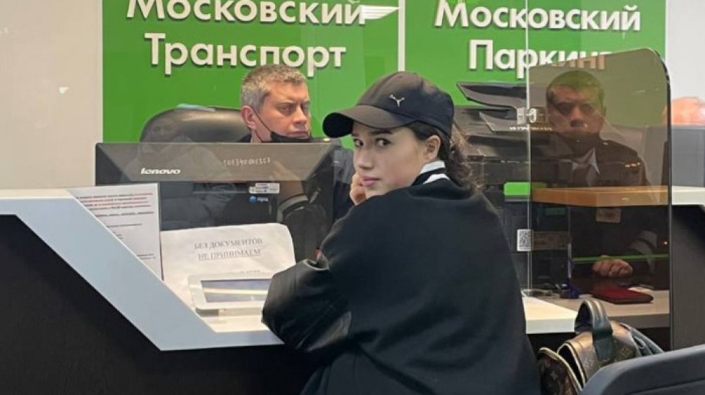 Фигуристка Алина Загитова попала в ДТП после эвакуации личной машины ...