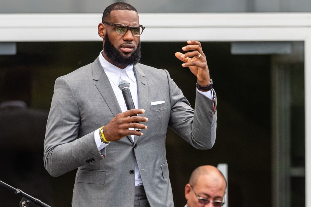 LEBRON James outfit